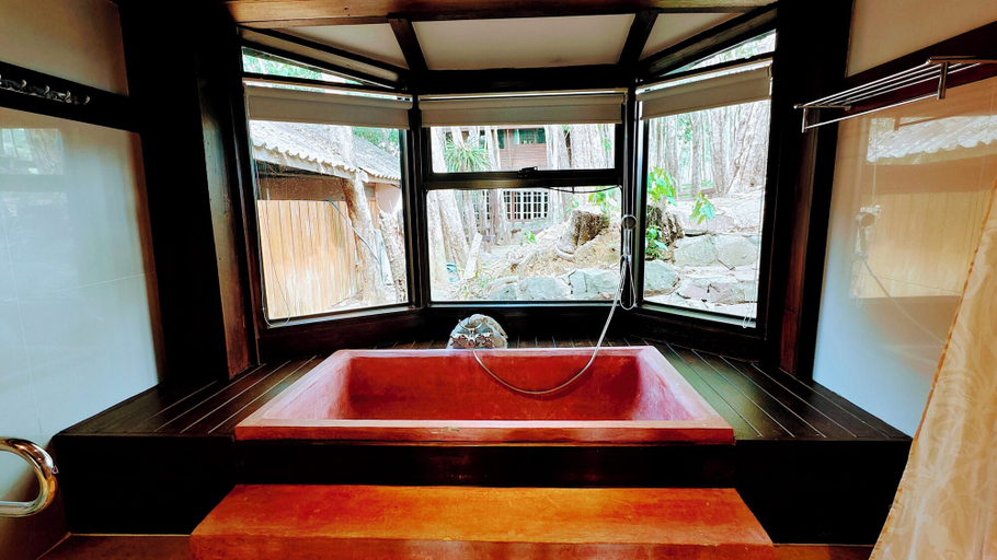 Bathroom 4, Village Farm & Winery, Wang Num Khiaw