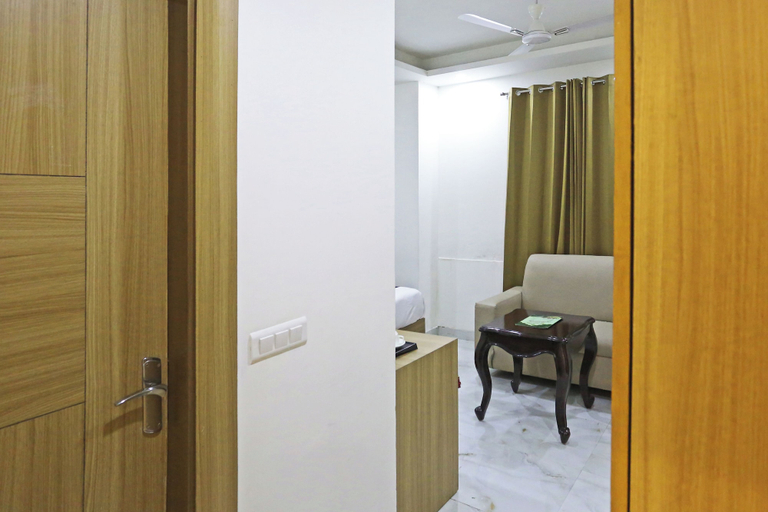 Bedroom 4, Hotel Decent Suites - Delhi Airport, Delhi