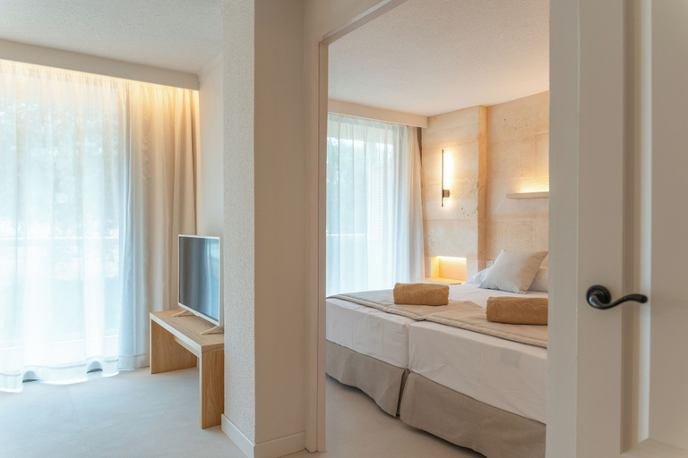 Bedroom 3, Canyamel Sun Suites Hotel, Baleares