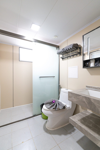Bathroom 4, Phuket Patong Buri Resort, Phuket Island