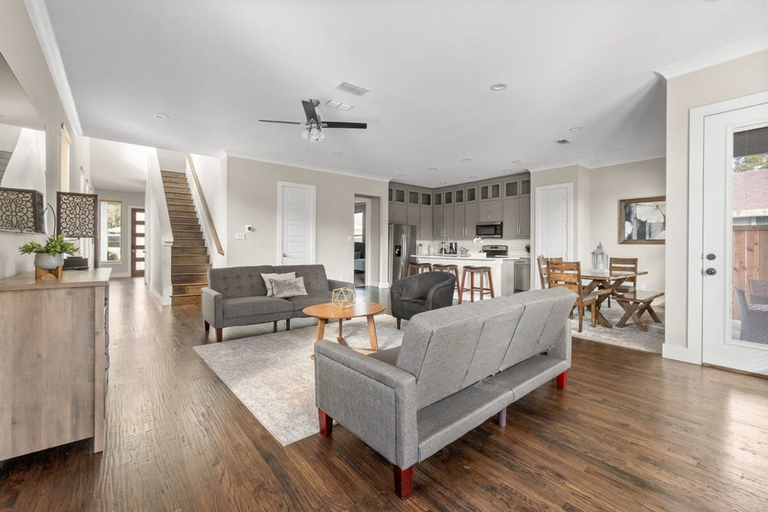 Room 4, Trinity Groves Retreat Large Modern 5 BR Home, Dallas