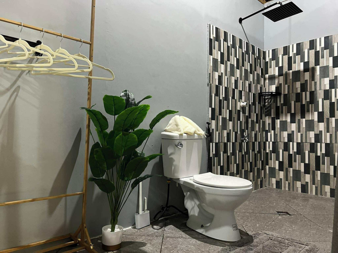 Bathroom 3, The Bangka Place, Enrique Villanueva