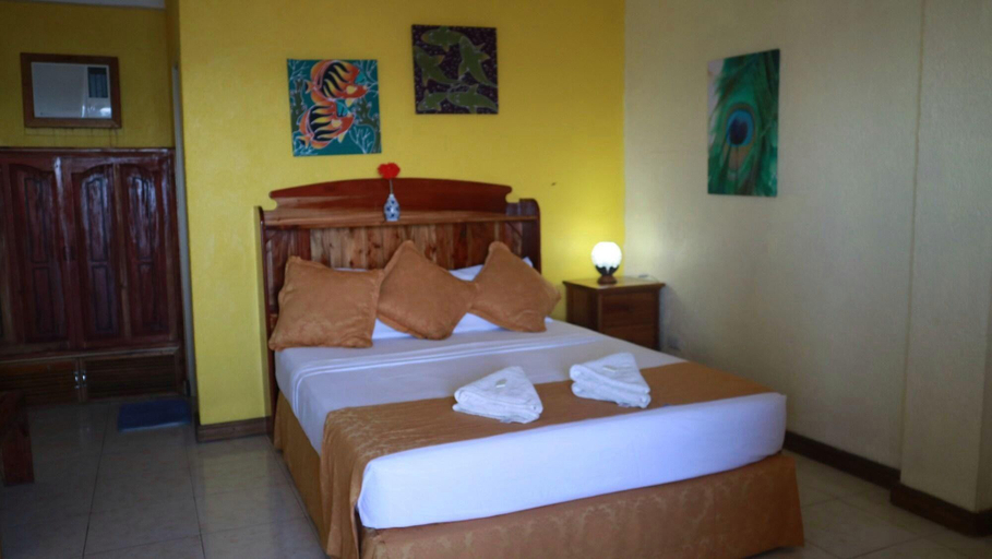 Bedroom 3, Camiguin Island Golden Sunset Beach Club, Mambajao