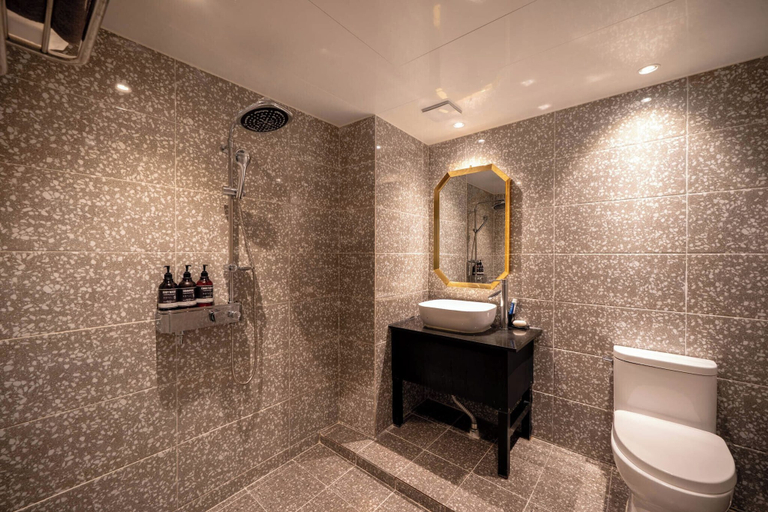 Bathroom 5, DORT B, Chilgok