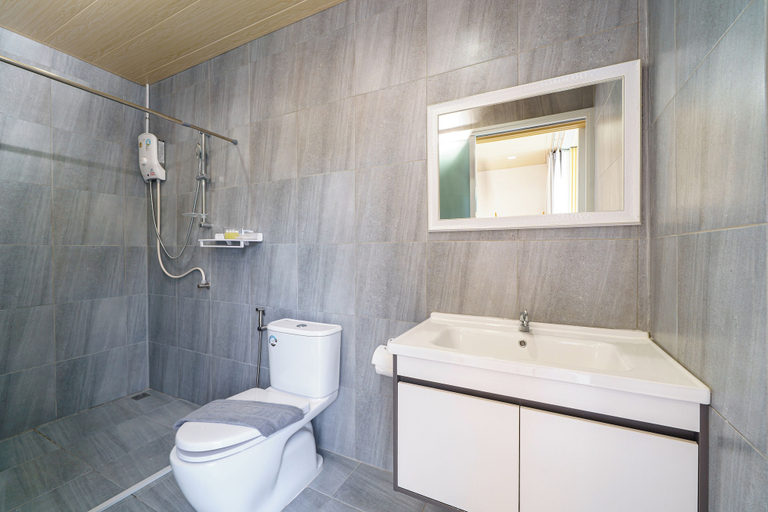 Bathroom 4, Cozy gray garden, Pattaya