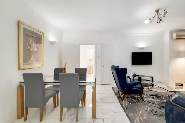 Dining, Princess Court Residences, London