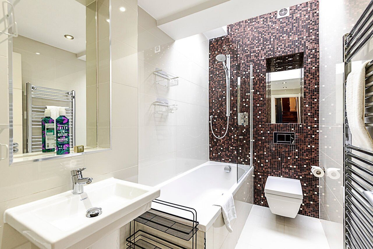 Bathroom 4, Modern Airy 2-bed Gem in Trendy Stoke Newington, London