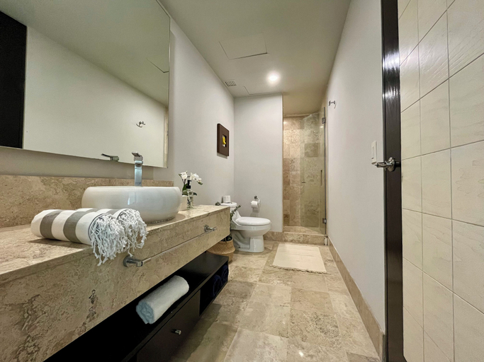 Bathroom 2, Deck 12 Vallarta Residences, Puerto Vallarta