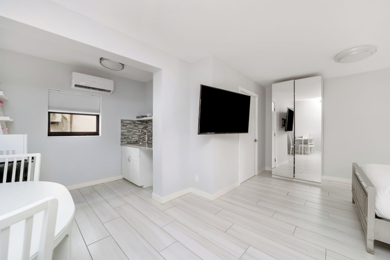 Others 5, Deco Boutique Hotel, Broward