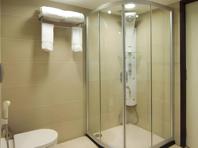 Bathroom 5, IRIS The Business Hotel, Bangalore