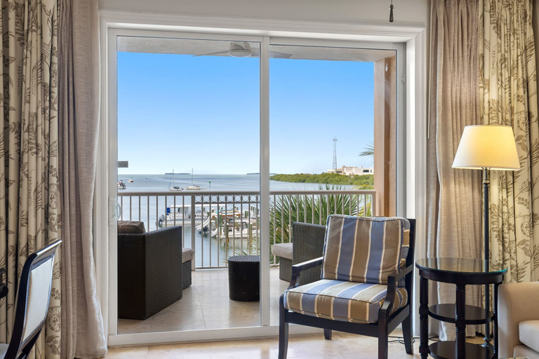 Room 5, Ocean Front 3BR Presidential Suite, Monroe