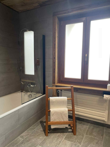 Bathroom 3, Hôtel des Muverans, Martigny