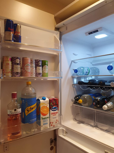 Food & Drinks 5, The Famous Floor Sleeps 26 and Group Acc Sleeps30, Sefton