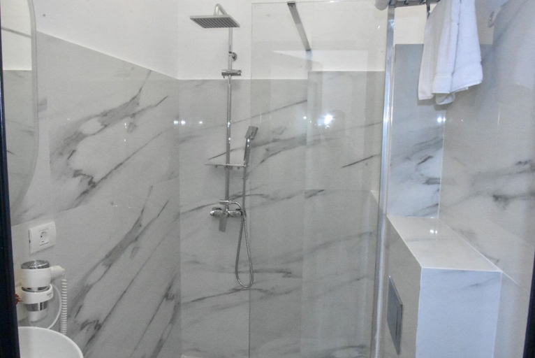 Bathroom 4, Hotel Monica, Municipiul Bucuresti