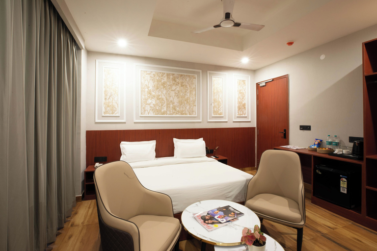 Room 2, Aarchh Regency, Gautam Buddha Nagar