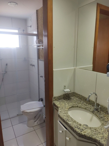 Bathroom 4, Flat Golden Dolphin Grand Hotel, Caldas Novas