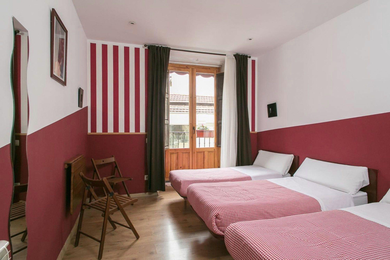 Bedroom 4, Hostal La  Casa  de la  Plaza, Madrid