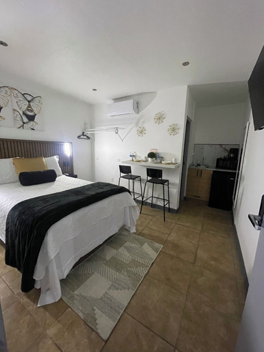 Room 4, Estudios 303