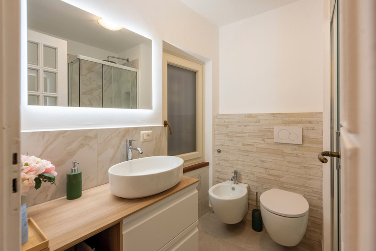 Bathroom 3, Beautiful House In Porta Soprana Genova, Genova
