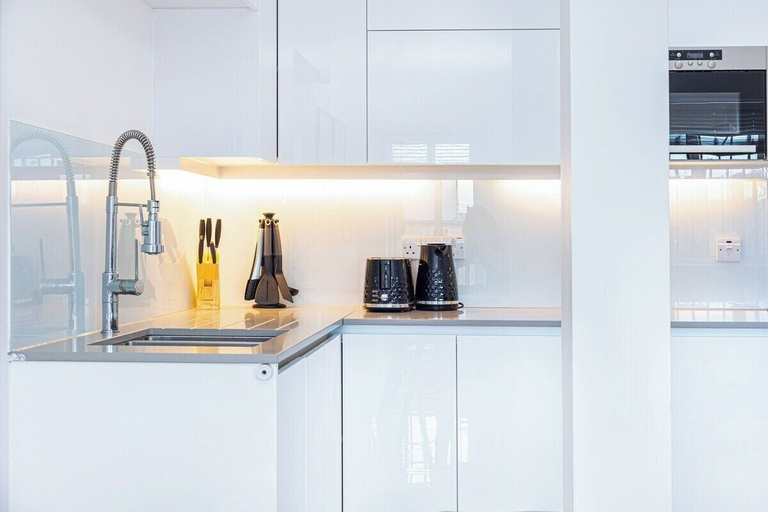 Others 4, Stylish Three-bed Flat in Marylebone, London
