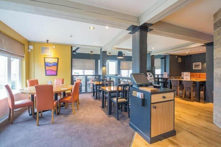 Food & Drinks 4, Crewe West, Cheshire East