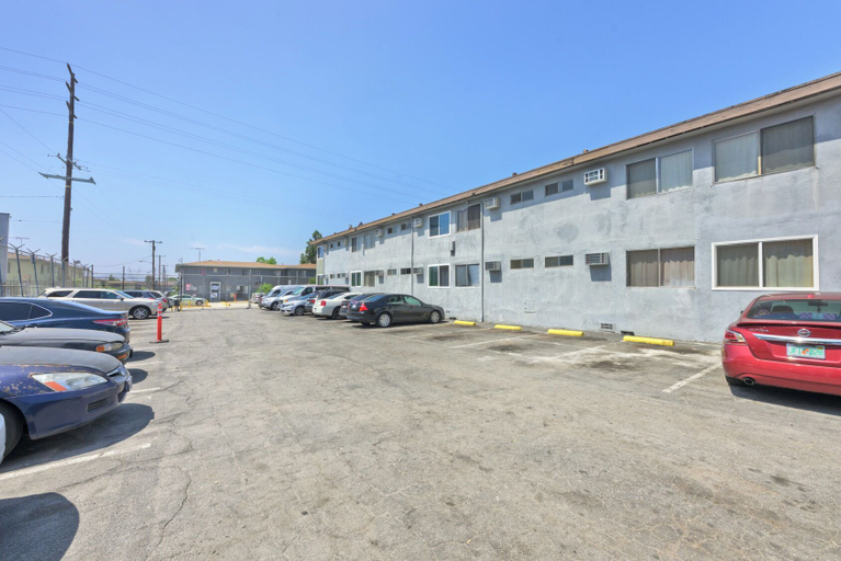 Property grounds, Studio Lodge Hotel, Los Angeles