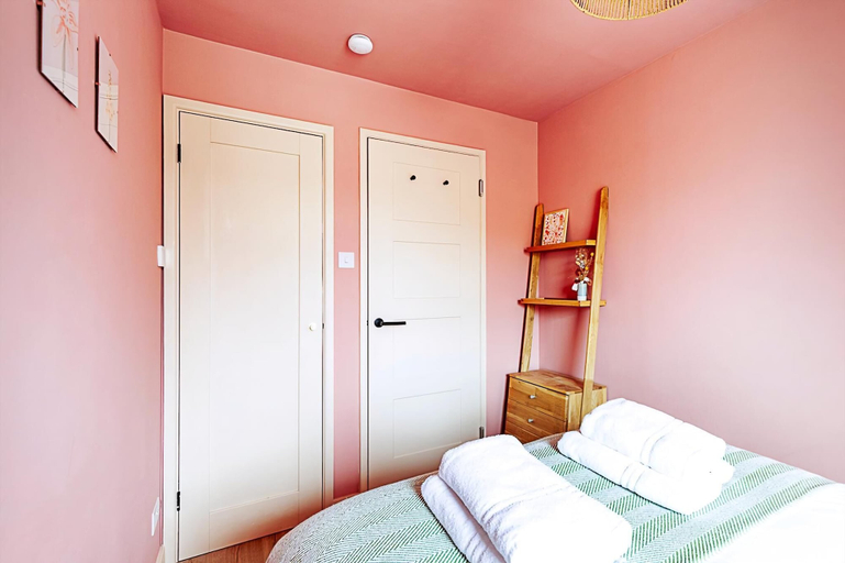 Bedroom 3, Bright 2-bed Home Near Putney Riverside, London