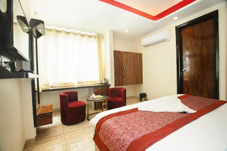 Bedroom 2, Hotel Dev Residency, Delhi