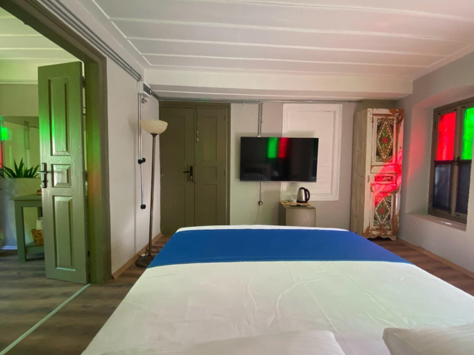 Bedroom 4, Latibule Macaron Guest House, Ayvalık