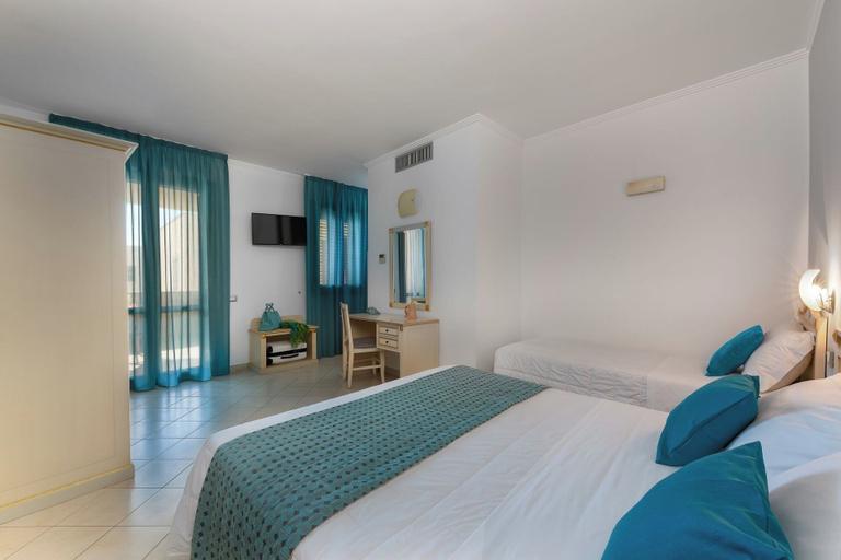 Bedroom 4, Helios Hotel, Trapani