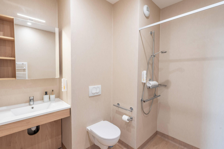 Bathroom 5, Quality Aparthotel Chambéry, Savoie