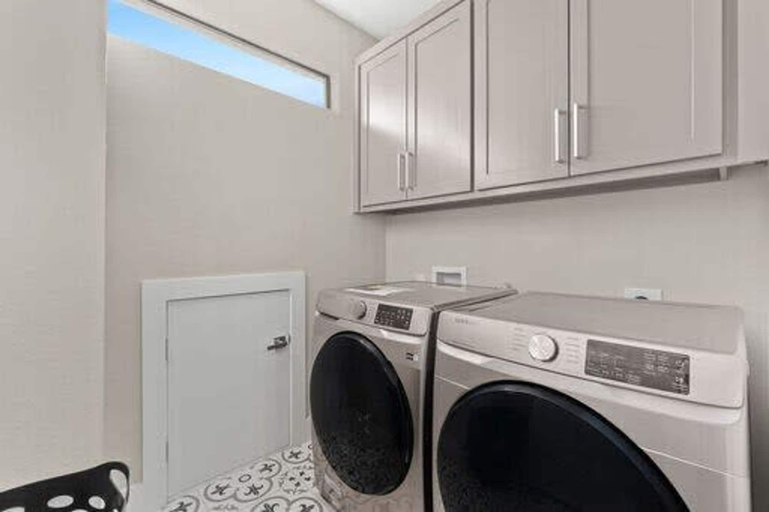 Room 2, Trinity Groves Retreat Large Modern 5 BR Home, Dallas