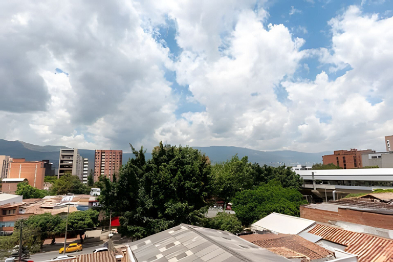 Miscellaneous 4, 81 Living, Medellín