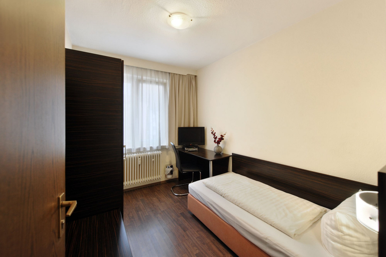 Bedroom 2, Fair Hotel Europaallee, Frankfurt am Main