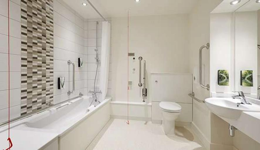 Bathroom 3, Crewe West, Cheshire East