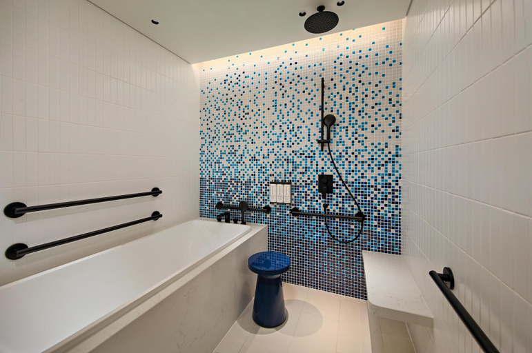 Bathroom 5, Hyatt Place Ha Long Bay, Bai Chay, Hạ Long