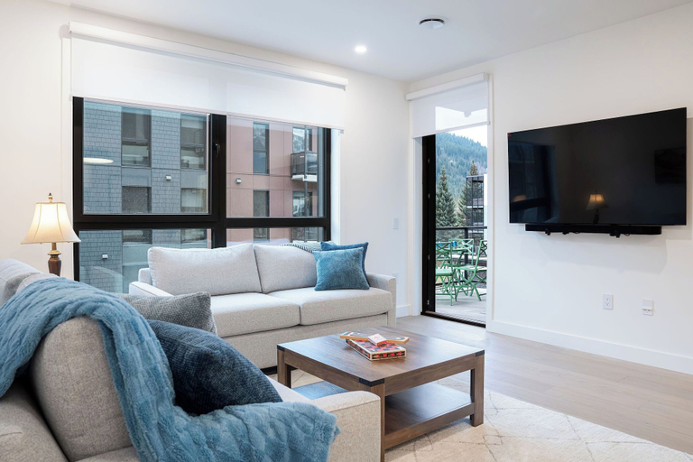 Interior, Bluebird by Revelstoke Vacations, Columbia-Shuswap