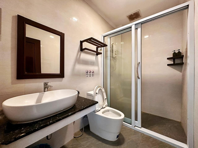 Bathroom 4, Vang Vieng Family Boutique Hotel, Vangvieng