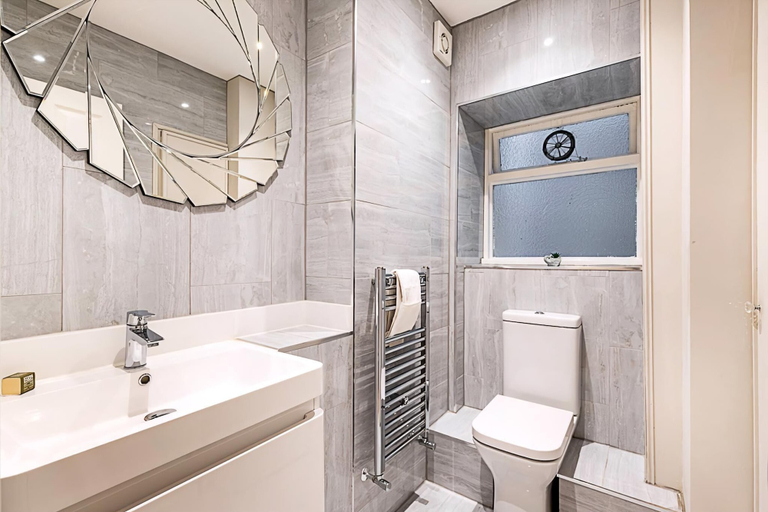 Bathroom 4, Beautiful Two Bedroom Abode in Notting Hill, London