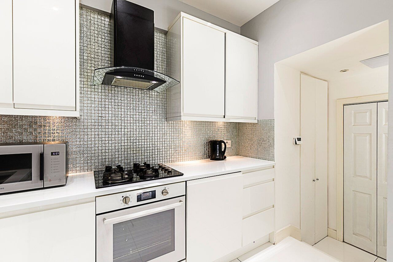 Private kitchen 3, Stylish Bayswater Flat With Outdoor Space, London