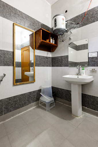 Bathroom 3, The Corbett Rajae Homestay, Garhwal
