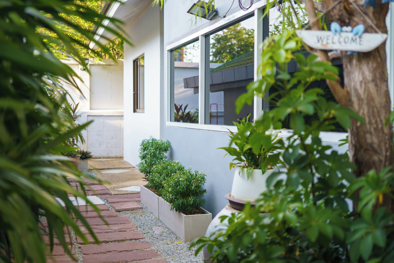 Exterior & Views 2, Cozy gray garden, Pattaya
