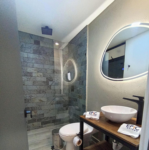 Bathroom 3, Epic Suite 513 Deluxe Aeropuerto, Pereira