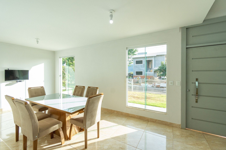 Dining 5, House in Quinta do Sol Condominium Qspb005, Pirenópolis