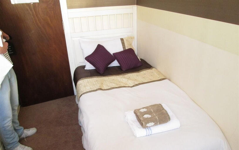 Bedroom 2, The Garnett Hotel, Blackpool