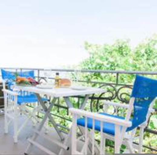Room 5, Seaview Kaposantes Apartments, Ionian Islands