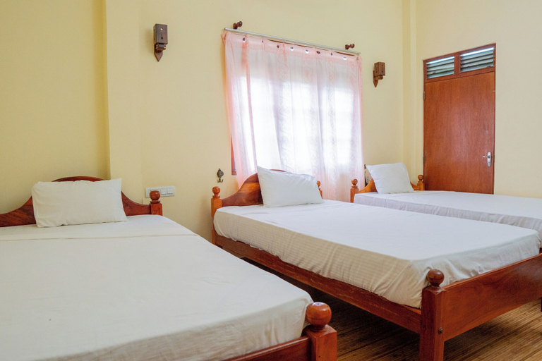 Bedroom 3, Flamingo Lake Resort, Thissamaharama