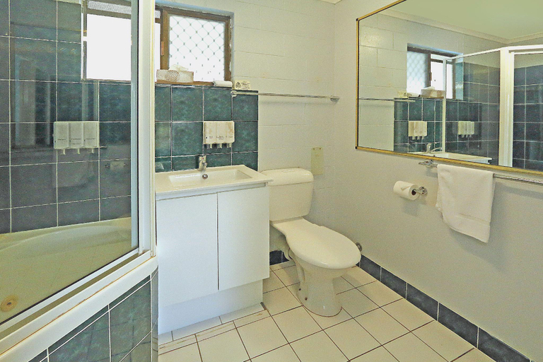 Bathroom 3, Y Motels Rockhampton, Rockhampton