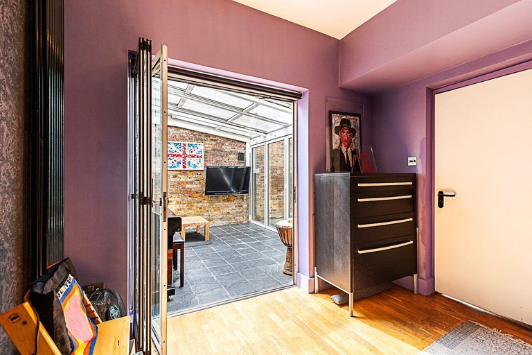 Room 3, Stylish Mews Home in Kensington, London