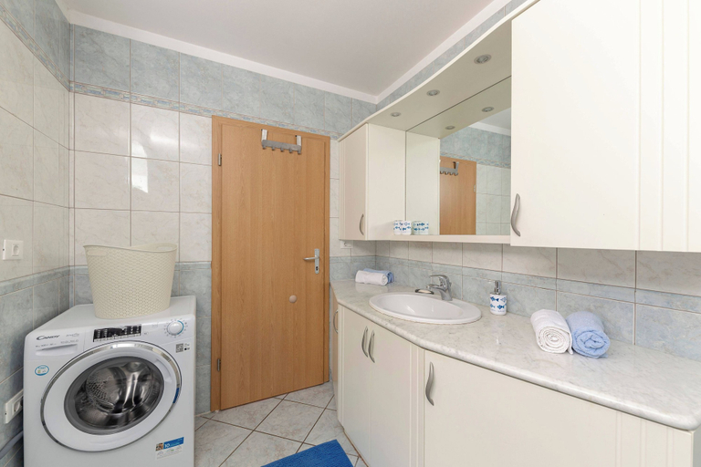 Bathroom 3, Serene Retreat St. Anton, Koper
